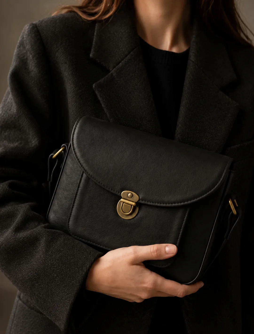 Classic Black Leather Messenger Bag | Vintage Black Crossbody Satchel